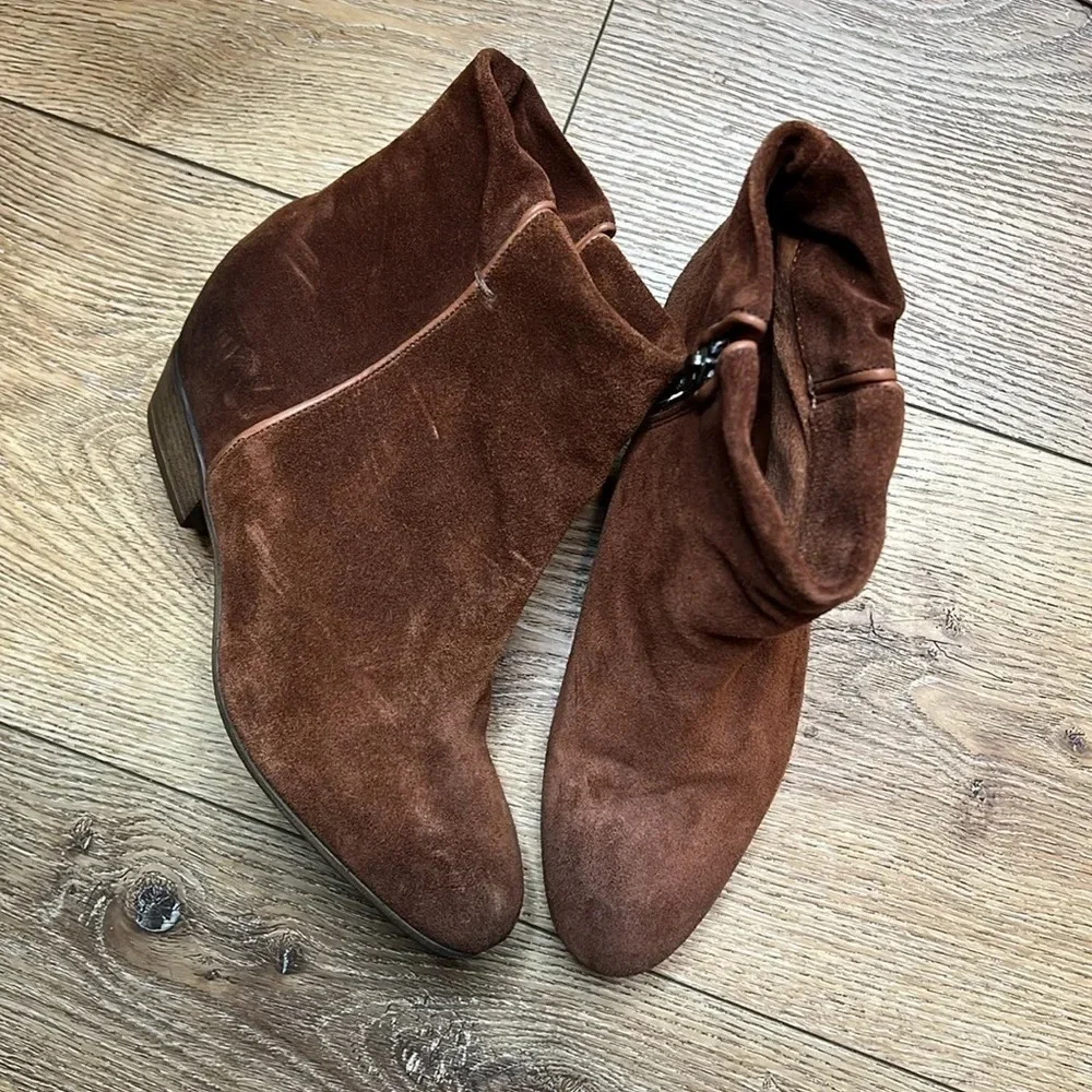 NWOB Fortezza Made in Italy Brown Suede Booties Size 39/8.5